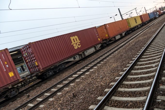 China Europe railway freight rate drops, but port congestion supports demand